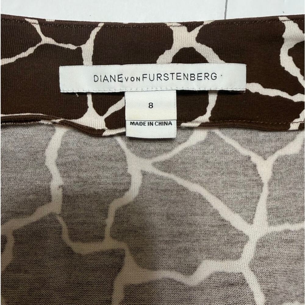 Diane von Furstenberg Wrap Dress Brown & White Giraffe Print Silk Jersey size 8 - Picture 2 of 7